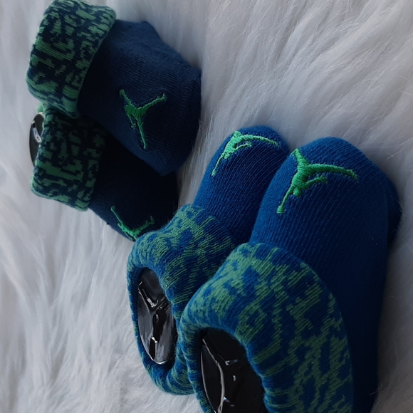 BABY AIRJORDAN BOOTIES/SOCKS - Picture 4 of 4